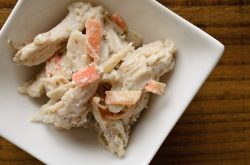 ゴボウと蒸し鶏のサラダ