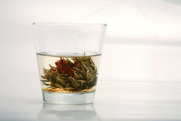 Marigold tea preparation