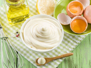 Natural mayonnaise ingredients and the sauce itself.