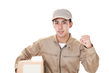 ガッツポーズの宅配人
