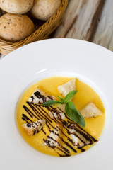 Pumpkin soup with bread