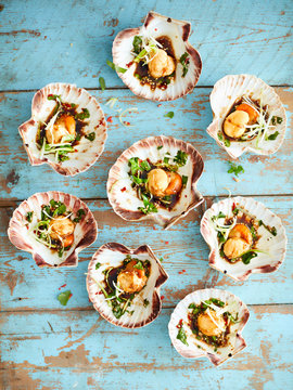 Scallops with shells starter