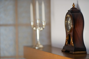 mantel clock