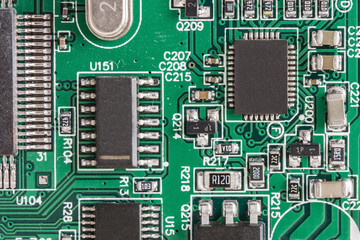 Electronic components with a microprocessor on the printed circuit board.