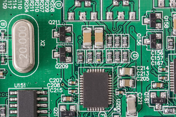 Electronic components with a microprocessor on the printed circuit board.