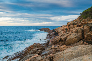 Fototapeta na wymiar Beautiful sea view with rocks and waves