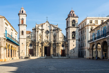 Fototapeta na wymiar Kuba - Havanna - Plaza de la Catedral
