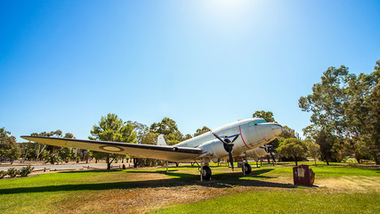 Altes Flugzeug im Stadtpark von West Wyalong New Soth Wales Australien