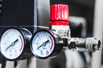 New pressure measuring device, pressure gauges on the compressor. Manometer