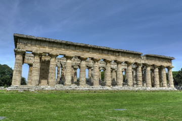 Fototapeta na wymiar the Paestum archaeological site, Italy.