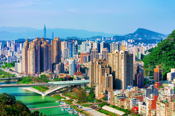 Obraz premium View of Taipei Bitan riverside area