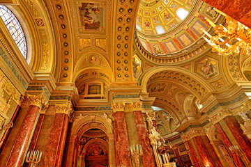 Fototapeta na wymiar St. Stephen's Basilica, Budapest