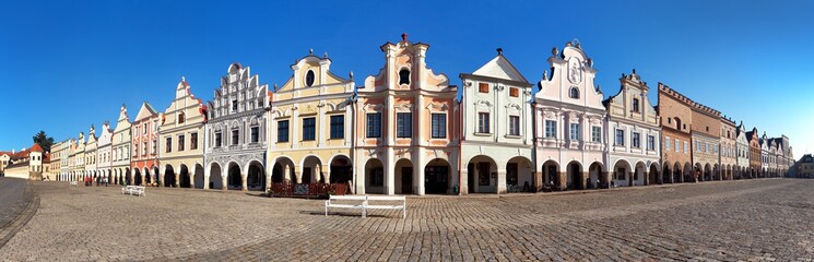 Fototapeta na wymiar Panoramic view of Telc or Teltsch town square