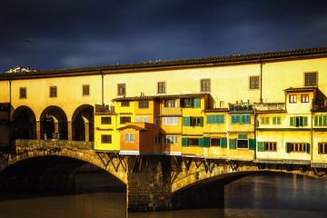 Fototapeta na wymiar Evening light on the Ponte Vecchio