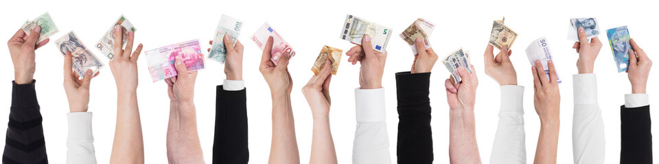 Panorama mit Händen und Geldscheinen