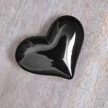 love stone .black heart 