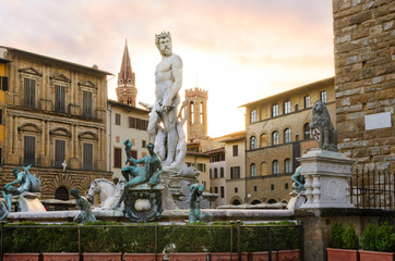 Obraz premium Fountain of Neptune sunrise view, Florence, Italy