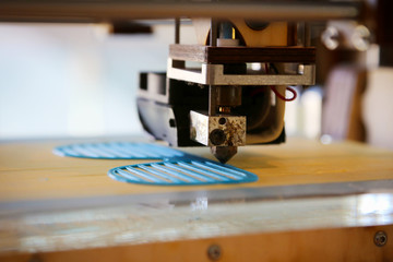 Three dimensional 3d printer in action
