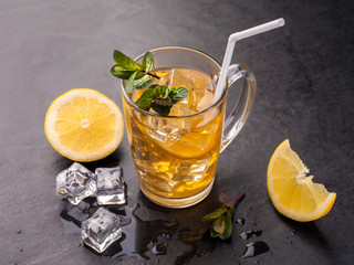 iced tea with lemon