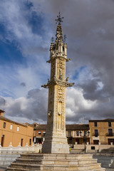 Rollo (Monumento de caracter jurisdiccional, Gótico - Siglo XVI ) en la plaza de de Villalon de...