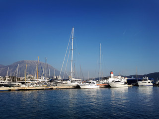 Fototapeta na wymiar Yachts in the marina on a sunny day