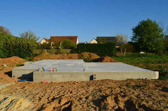 Fondation d'une maison en construction.