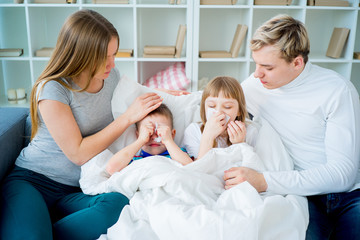 Obraz premium Family having allergy