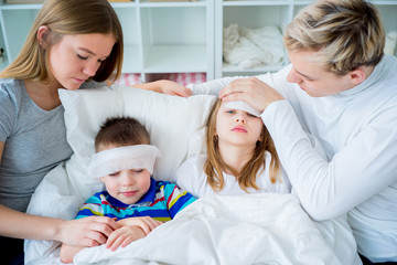 Obraz premium Family is ill at home