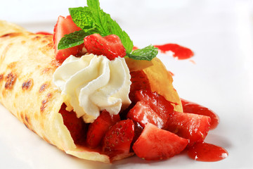 Crepe with fresh strawberries