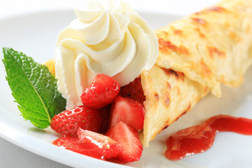 Crepe with fresh strawberries