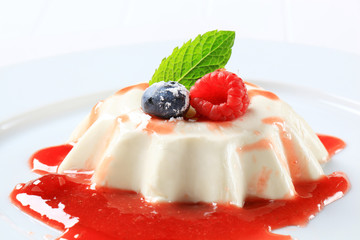 Panna cotta with strawberry sauce