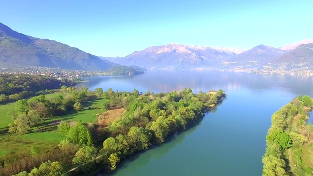Trivio di Fuentes - Foce del fiume Adda nel Lago di Como (IT) - Vista Aerea verso Colico 