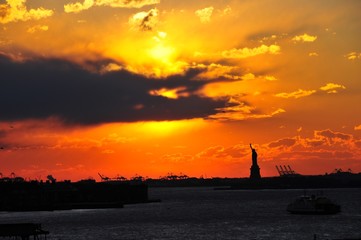 Fototapeta premium Statue Of Liberty, New York Harbor
