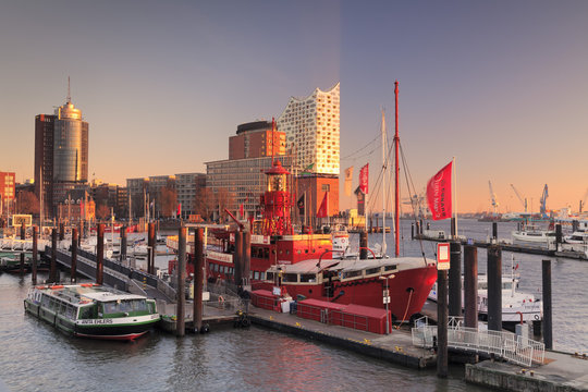 Elbphilharmonie at sunset, Elbufer, HafenCity, Hamburg, Hanseatic City, Germany