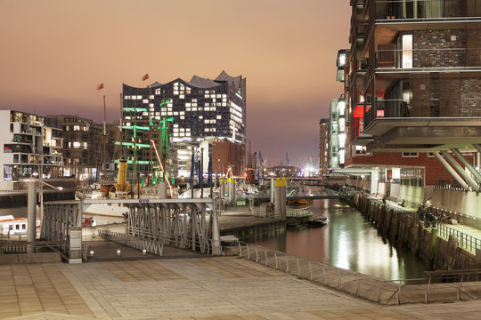 Magellan Terrassen terraces, Sandtorhafen port, Elbphilharmonie, HafenCity, Hamburg, Hanseatic City, Germany