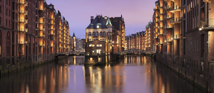 Water castle (Wasserschloss), Speicherstadt, Hamburg, Hanseatic Citiy, Germany