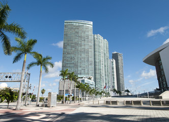 Fototapeta na wymiar Miami Biscayne Boulevard
