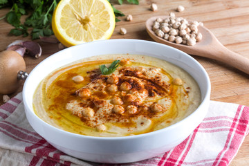 Hummus con garbanzos hecho en casa