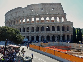 Cantiere al Colosseo