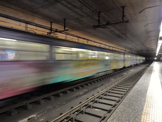 Naklejka premium Metropolitana in velocità