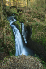 Wasserfall im Grünen 3