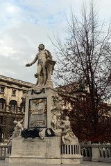 Fototapeta na wymiar The monument to Wolfgang Amadeus Mozart in the Burggarten in Vienna.