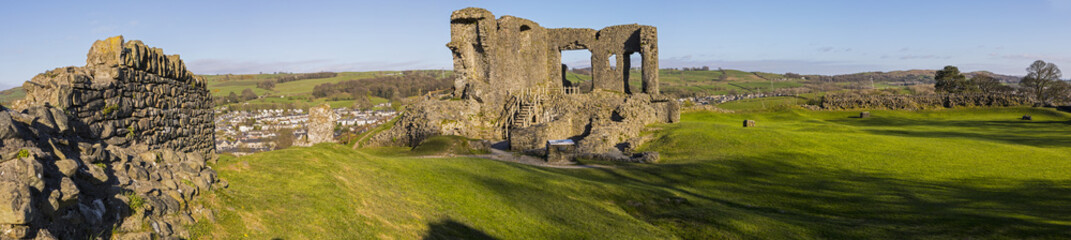 Fototapeta na wymiar Kendal Castle in Cumbria