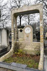 Tombe Art Nouveau / Cimetière Du Montparnasse