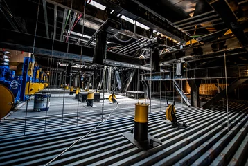 Photo sur Plexiglas Bâtiment industriel Equipment over the stage in the theater