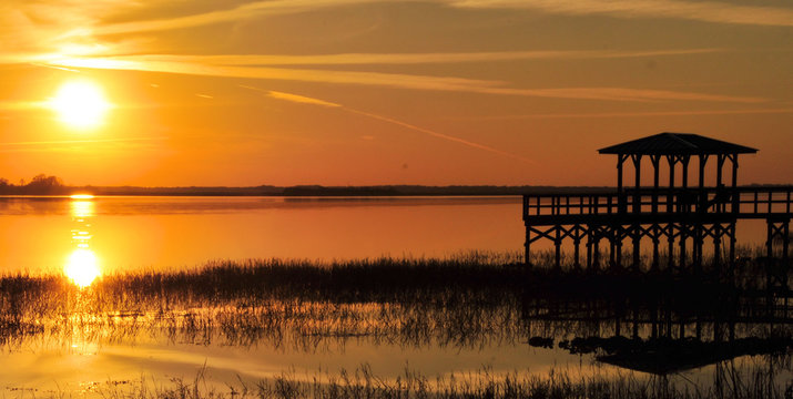 Twin Oaks Sunset / Sunset at Twin Oaks Lake near Kissimmee, Florida