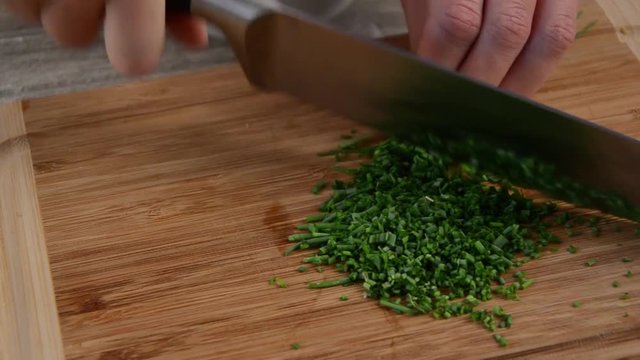 sliced chives