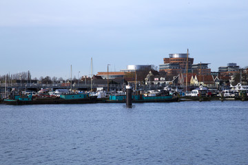 Fototapeta na wymiar Zaandam, Olanda, edifici sull'acqua