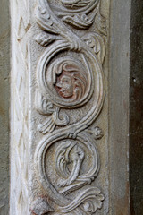 Abbazia di Vezzolano; uno stipite del portale