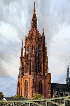 Blick vom Eisernen Steg auf den Frankfurter Dom